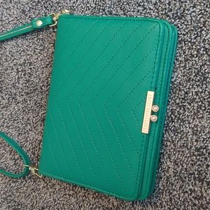 Green clutch
